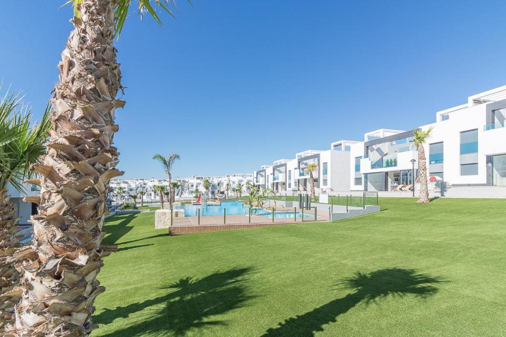 Calle Bullas Topfloor lejlighed Torrevieja Eksteriør billede