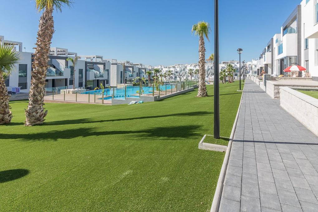 Calle Bullas Topfloor lejlighed Torrevieja Eksteriør billede