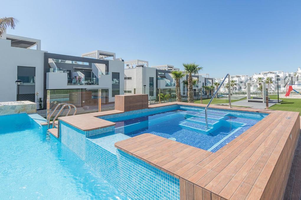 Calle Bullas Topfloor lejlighed Torrevieja Eksteriør billede