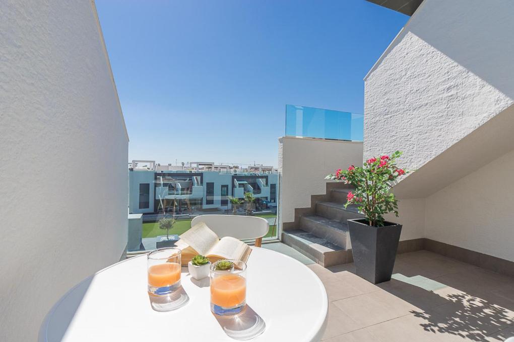 Calle Bullas Topfloor lejlighed Torrevieja Eksteriør billede